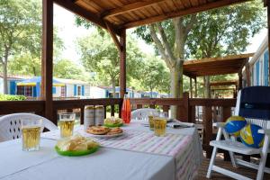 Happy Camp Mobile Homes in Camping Karavomilos Beach平面图