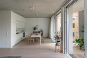 Carlotta Apartments