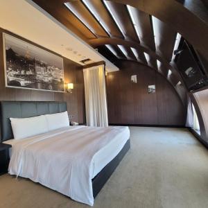 台北水滴米窝的一间卧室,卧室内配有一张大床