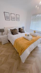 Luxury apartment in Bournemouth客房内的一张或多张床位