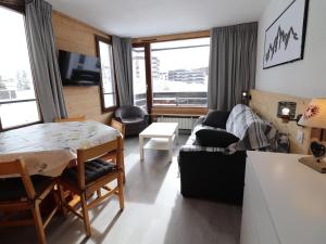 Appartement Tignes, 2 pièces, 5 personnes - FR-1-502-513的休息区