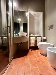 Serravalle Castle Apartment的一间浴室
