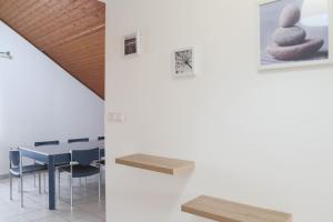 KembsL'Observatoire, havre de paix的两件客房 - 带桌椅
