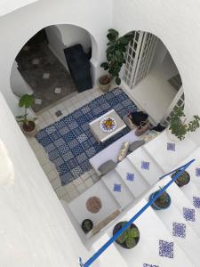 哈马马特Dar Azur Hammamet chambres d'hôtes的盆栽客房的顶部景色