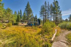 Modern Gambrel Cabin Near Ski Resorts