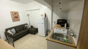 LCA1 flat for you apartment的厨房或小厨房