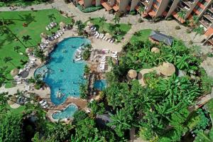 拉海纳雅诗顿卡阿纳帕利海岸酒店的一个带游泳池的度假村模型