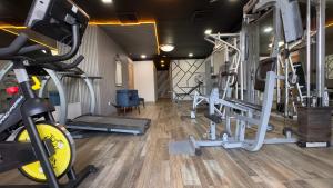 拉塞瓦金塔实酒店的健身房设有数台跑步机和跑步机
