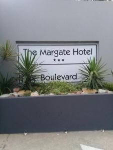 马盖特Oceanic Breeze的马拉皮克酒店大道的标志