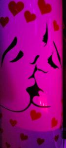 土伦la coquine, love room, romantique的粉红色的灯光,脸上满是心灵