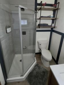 Sacajawea Inn的一间浴室