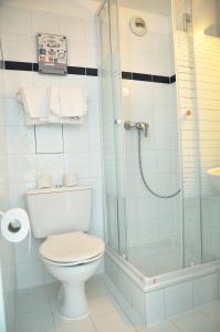 德拉图尔酒店 的一间浴室