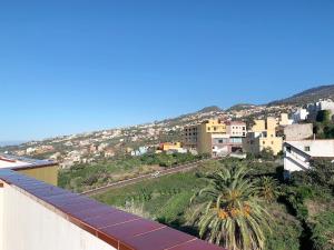 La Victoria de AcentejoMoon House的从建筑屋顶上可欣赏到城市美景