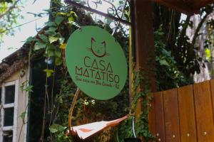 阿布拉奥Casa Matatiso - quartos privados em casa compartilhada的一间casa maritza餐厅的标志
