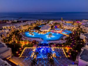 沙姆沙伊赫Rixos Sharm El Sheikh - Ultra All Inclusive Adults Only 18 Plus的夜晚城市的空中景观