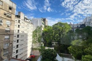 布宜诺斯艾利斯Departamento en glamourosa calle, 1 dormitorio的城市高楼高空景观