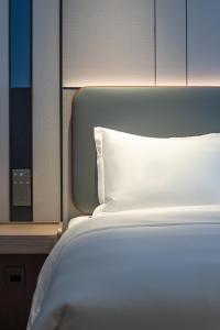 长沙世景广场智选假日酒店客房内的一张或多张床位