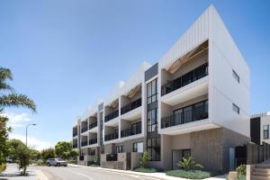 Port AdelaideUrban Rest Port Adelaide Apartments的公寓大楼的图片