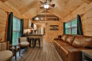 Pops Cabin Lookout Mountain Luxury Tiny Home