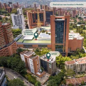 麦德林El Tesoro Medellín Hab309 by Letoh的城市空中景观高楼