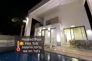 New 430m Luxury Best Top Class 8-Bdr Exclusive Villa HEATED Pool Jucuzzi Sauna