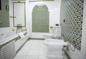La Llave de la Judería Hotel Boutique的一间浴室