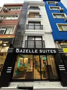 伊斯坦布尔gazelle suites的一座建筑,上面有读取 ⁇ 套的标志