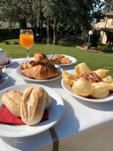 Agriturismo La Luciana提供给客人的早餐选择