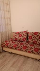 3-х комнатная квартира в Павлодаре的休息区