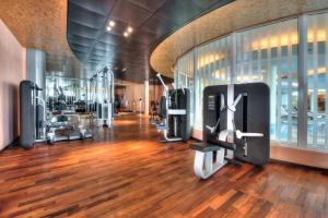弗希斯堡全景度假酒店及Spa的大楼内带有氧器材的健身房
