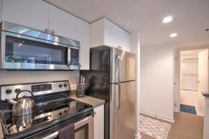 South Beach 1br w heated pool nr att park SFO-1657的厨房或小厨房