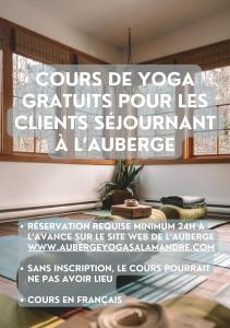 布罗姆湖Auberge Yoga Salamandre的挂在墙上的标志