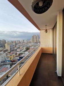 安托法加斯塔Departamento vista al mar Antofagasta的市景阳台