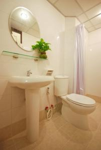 Sitara Place Serviced Apartment & Hotel的一间浴室