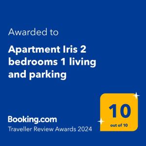 巴亚马雷Apartment Iris bedroom living and parking voucher vacanță的黄色盒子,字样加了生活和停车的附加条件