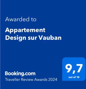 马赛Appartement Design sur Vauban - Clim et Wifi的一种蓝色的标志,它与沃恩的协议设计相比较