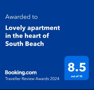 迈阿密海滩Lovely apartment in the heart of South Beach的一部手机的屏幕,上面写着给心脏地带的迷人公寓的短信