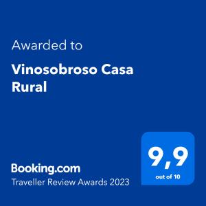 蒙达里斯Vinosobroso Casa Rural的蓝色的屏幕,文字被授予维索索斯卡萨竞争对手