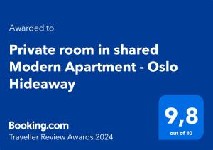 奥斯陆Private room in shared Modern Apartment - Oslo Hideaway的共用现代公寓的紫色客房,隐蔽在外