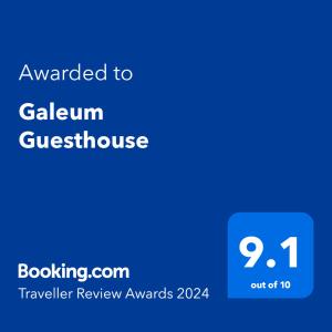 西归浦市加尔姆旅馆的手机的屏幕,手机的文本被授予Galen gutswick