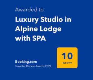 班斯科Luxury Studio in Alpinе Lodge with SPA的黄色标志,读到航空公司小屋豪华一室公寓,带Spa