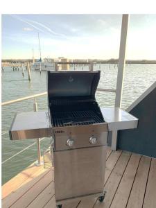 TorrigHausboot Moby Chic mit Dachterrasse in Kragenæs auf Lolland/DK的相册照片