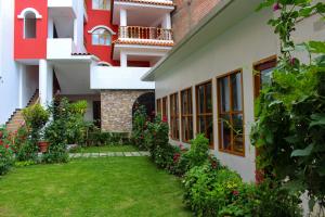 瓦拉斯Akilpo Home的花卉和植物的建筑的庭院