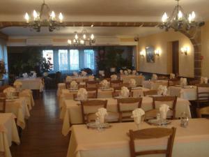 Le Nayrac安格拉德餐厅酒店的相册照片
