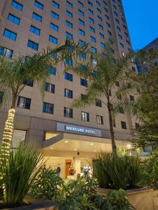 圣保罗São Paulo Mercure Moema Times Square - Flat DIAMOND的享有México酒店的景致。