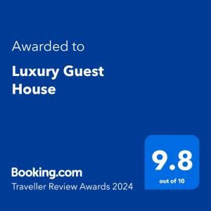 苏姆盖特Luxury Guest House的蓝莓旅馆,其文本被授予豪华旅馆