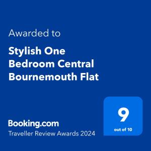 伯恩茅斯Stylish One Bedroom Central Bournemouth Flat的一部手机的屏幕,上面的文本被授予一间新浴室