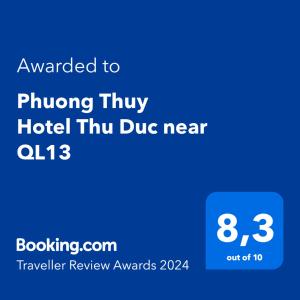 胡志明市Phuong Thuy Hotel Thu Duc near QL13的因附近小旅馆而 ⁇ 的手机的屏幕被 ⁇ 在枕头上