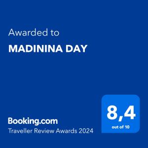 雅莱地区圣梅达尔MADININA DAY的被授予machinima的蓝色标志