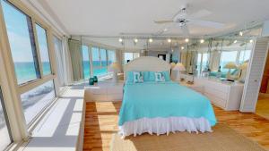 4135 Beachside One